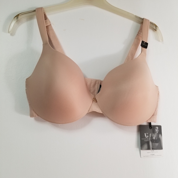Ashley Graham Other - T-Shirt BRA by Ashley Graham
